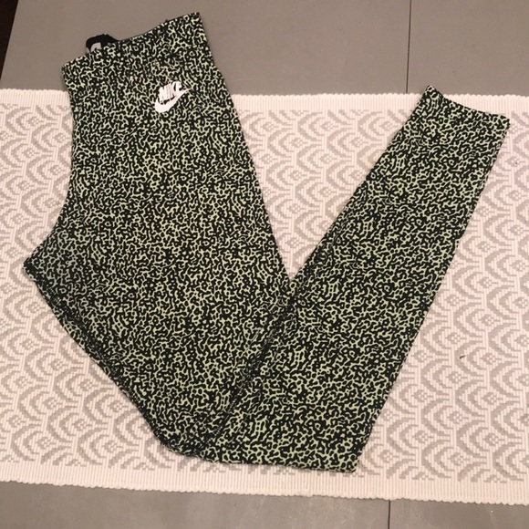 Nike Pants - Nike Leggings Sz Small